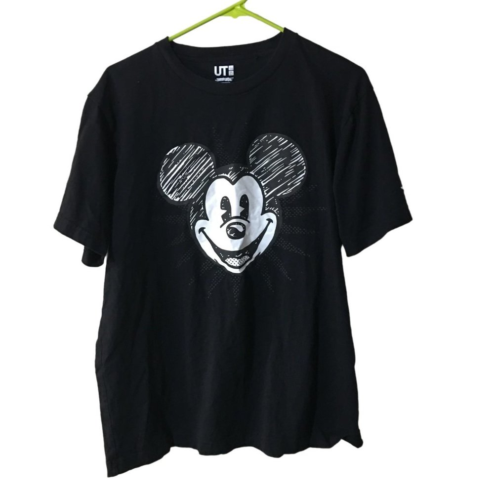 DISNEY UT UNI QLO MICKEY MOUSE GRAPHIC T-SHIRT MENS LARGE - Picture 1 of 4